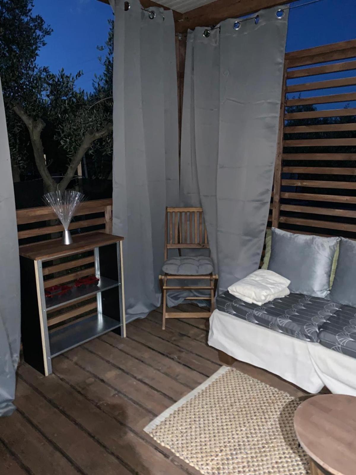 Large Camper In The Olive Grove Hotel Banjole Bagian luar foto