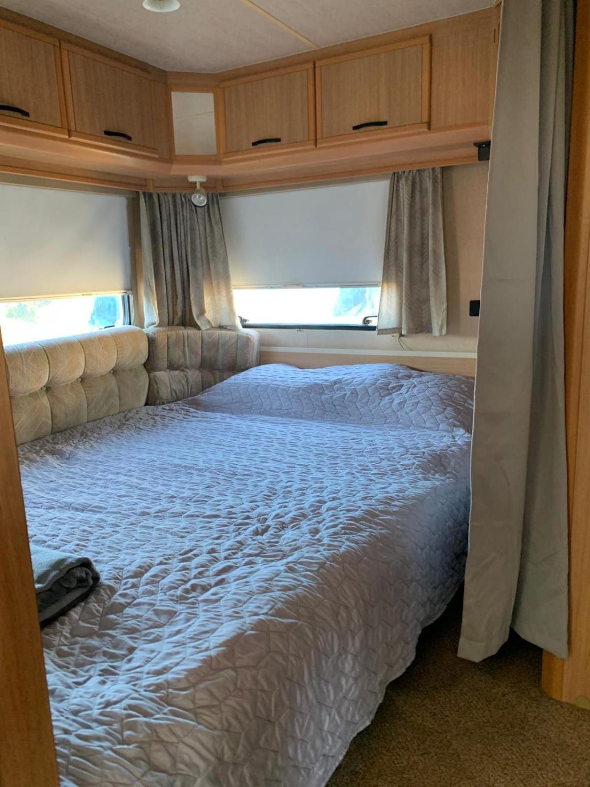 Large Camper In The Olive Grove Hotel Banjole Bagian luar foto