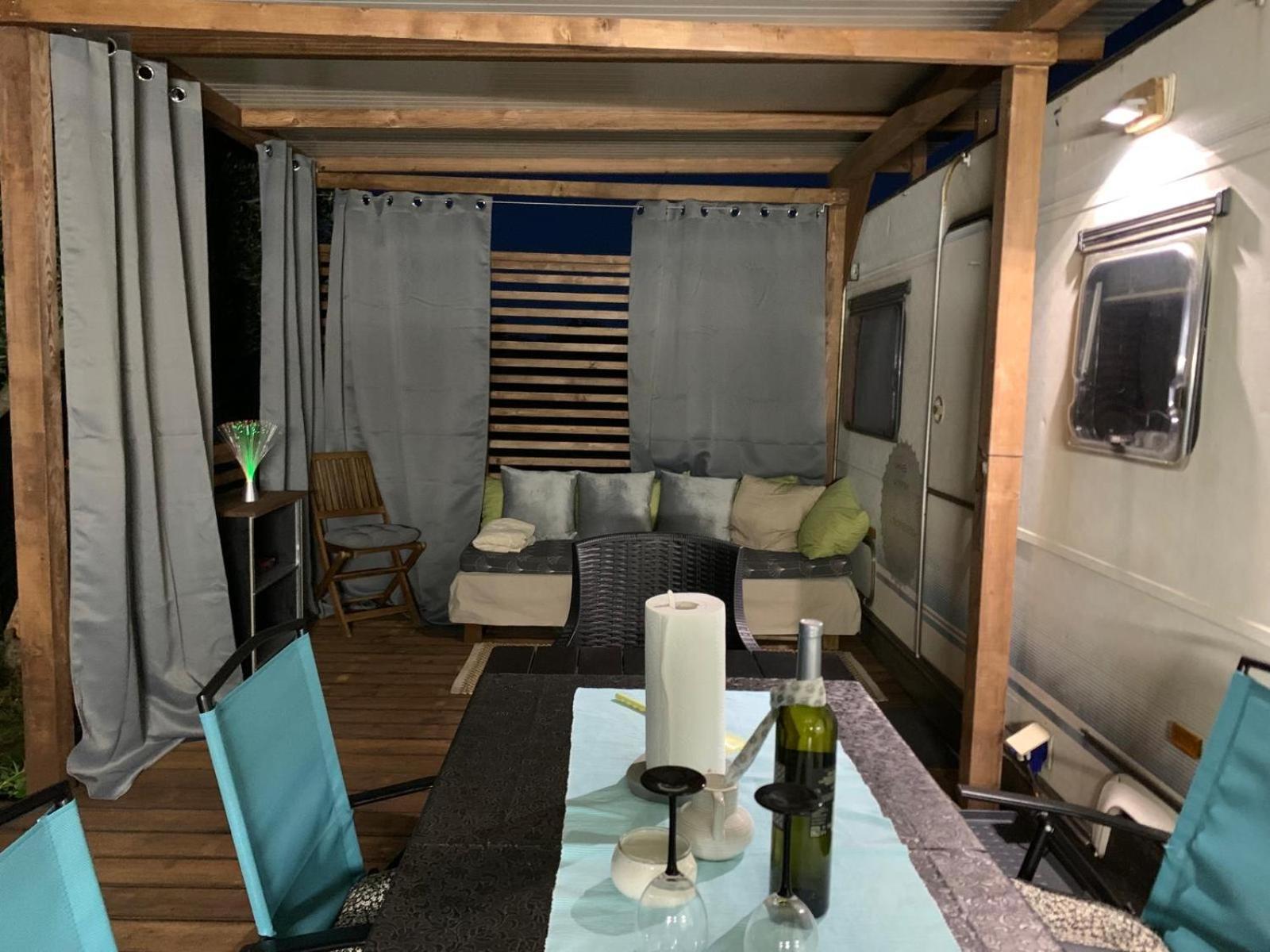 Large Camper In The Olive Grove Hotel Banjole Bagian luar foto